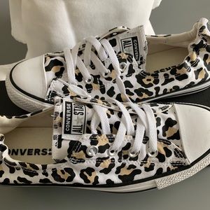 Converse Chuck Taylor Women Sneakers